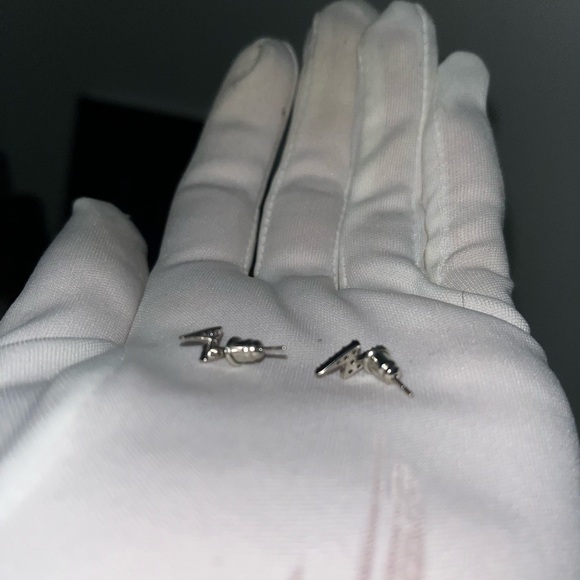 BRAND NEW SILVER DIAMOND LIGHTNING EARRINGS‼️ - Picture 12 of 15